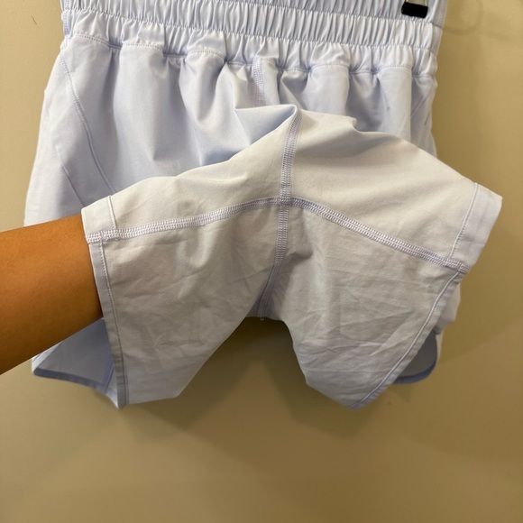 Lululemon Track That Mid-Rise Lined Short 5" in Blue Linen size 4 light blue - Picture 6 of 11
